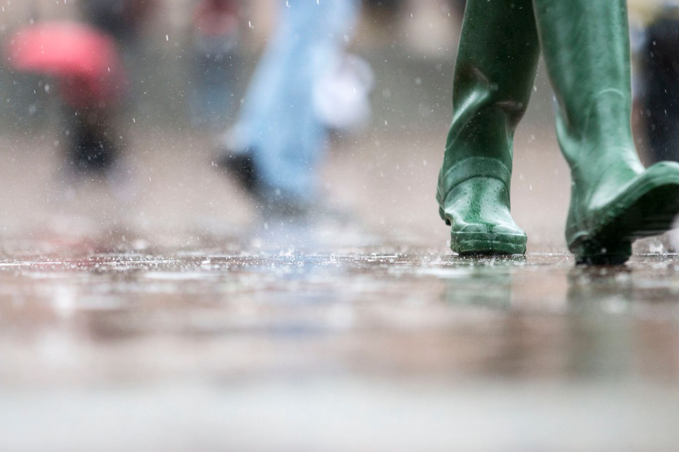 Avoid Slips Trips And Falls In Wet Weather Ehs